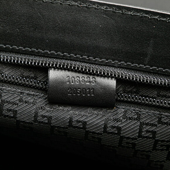 GUCCI Black Leather Shoulder Bag - Picture 12 of 13